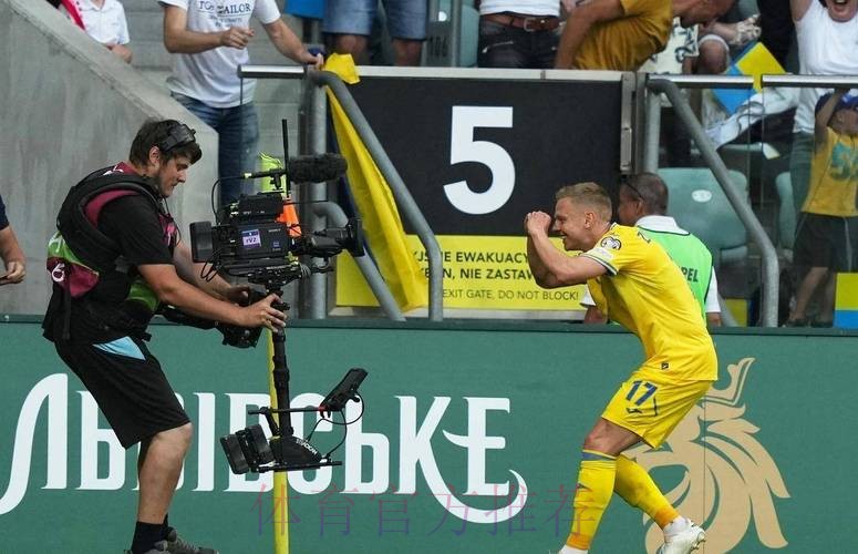 罗马诺确认津琴科中止诺丁汉森林租借转投阿贾克斯 罗马诺确认津琴科中止诺丁汉森林租借转投阿贾克斯